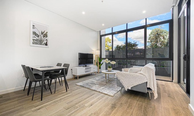 Burwood Apartamento | Burwood stunny apt with Parking Train&Shopping