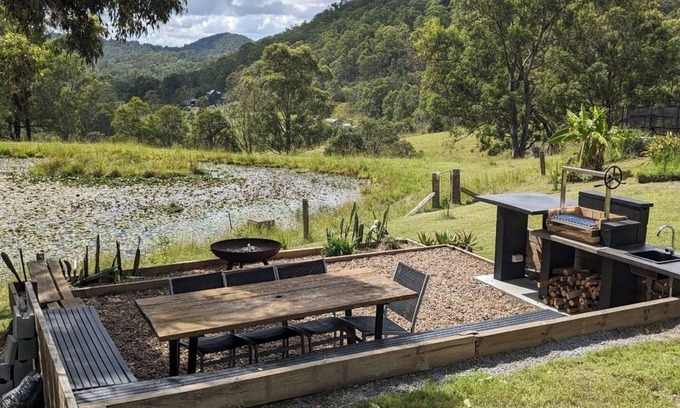 Clarence Town Casa | Bush Farm overlooking quiet valley