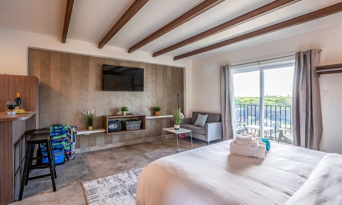Bushiri Apartamento | Bushiri's Long Life Studio w/Kingbed & Balcony #9