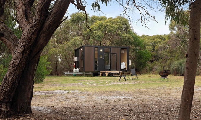 Cashmore Casa | Bushland Haven by Tiny Away
