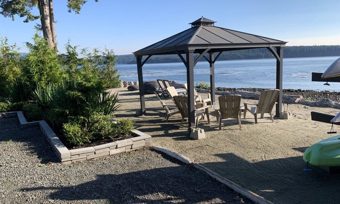 Campbell River Casa | Business # 896433802 Oceanfront, Secluded, Sandy Beach, Private Hot Tub