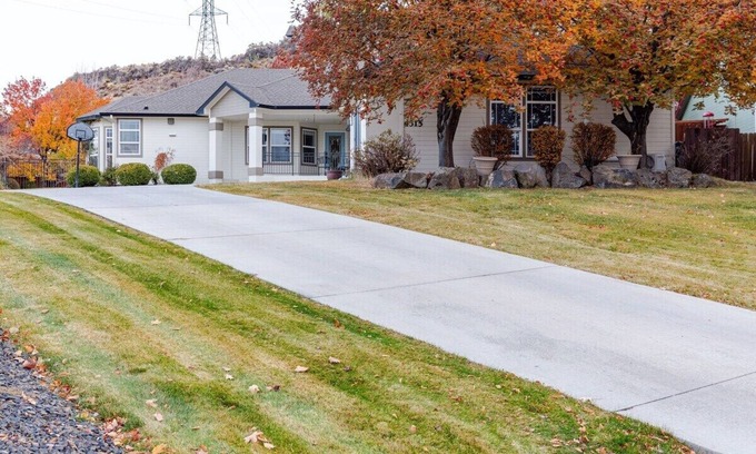 Southeast Boise Casa | Business & Bronco Bliss in Southeast Boise