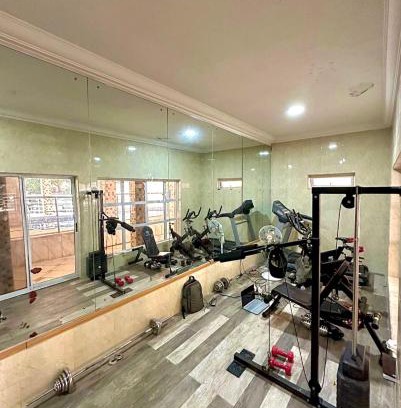 Ofin Cabina | Business Room with gym access
