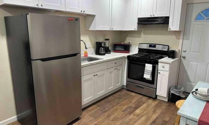 Riverside Casa | Business suit/Comfortable Getaway