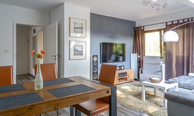 Schloß Neuhaus Apartamento | Business Wohnung + hochwertige Ausstattung