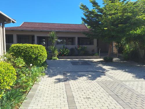 Edenvale Apartamento | Bustani 2 - Self-Catering Studio Minimum 2 Nights