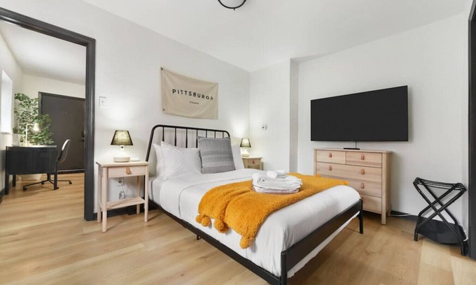 Lower Lawrenceville Apartamento | Butler St Cozy Retreat, Walk to Breweries & Shops