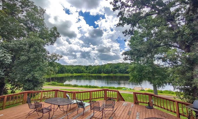 Edom Casa | Butterfly Lake House - Arcridgeranchresort.com