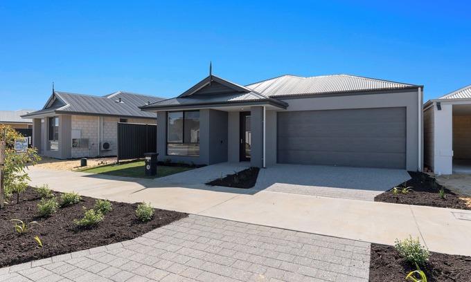Baldivis Casa | Butterleaf Retreat - accessible 3-bedroom home, with private ensuites