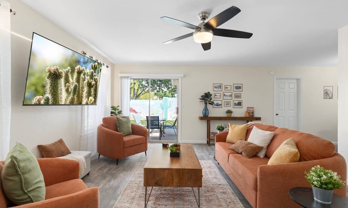 Mesa Casa | Button Bungalow, Spring Fun & Golfing, Hot Tub,BBQ