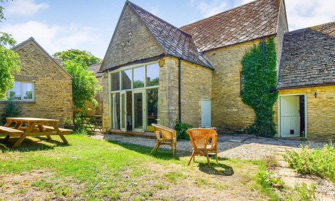 Ampney Crucis Otro | Butts Farm - sleeps 12 guests in 5 bedrooms