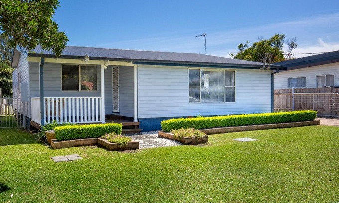Culburra Beach Casa | Buwadi I Pet Friendly I 3 Mins Walk to Beach
