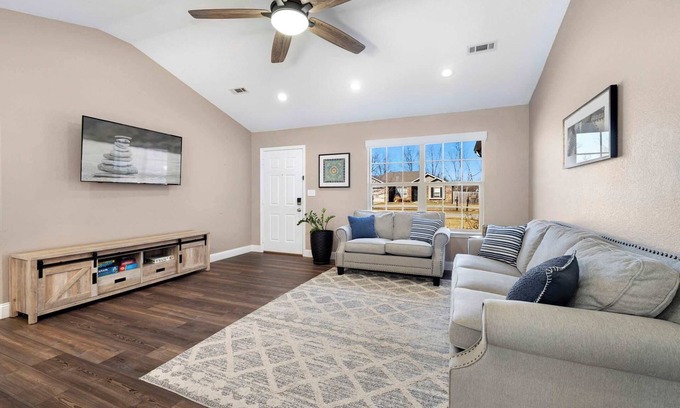 Bentonville Casa | Bville Bliss-6 Mi to Downtown-MTB Friendly-Sleeps6