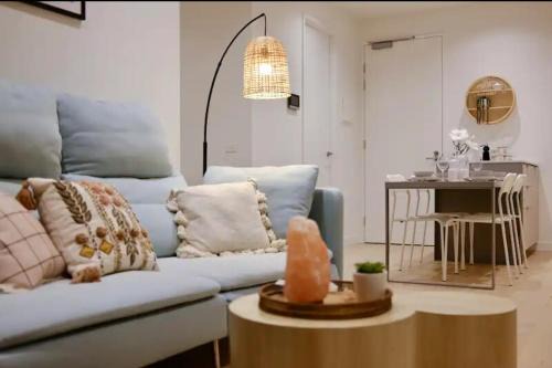 Burwood East Apartamento | BW109 - Brickworks Stunning 1 bed apartment with FREE Parking