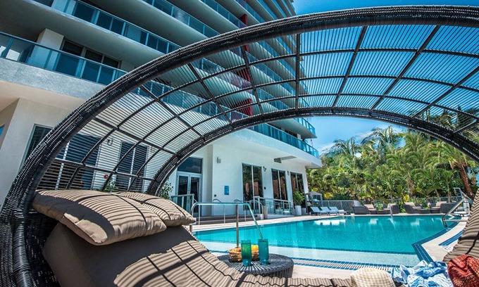 Hallandale Beach Apartamento | Bwalk Resort Rentals