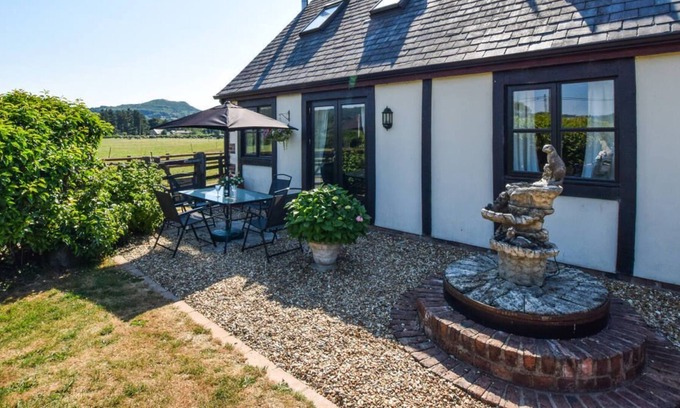 Meifod Casa | Bwthyn Efyrnwy in the beautiful Meifod