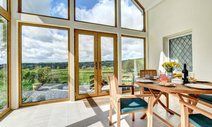 Llanwrda Casa | Bwthyn y Wennol - Tres Habitaciones Casa, Capacidad 4