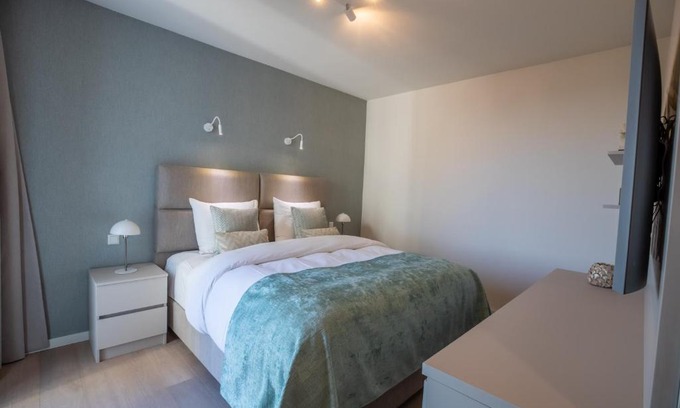 Cadzand-Bad Apartamento | By Sea, Full Sea View, balcony, use of hotel Pool and Sauna