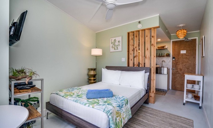 Waikiki Apartamento | NUEVA LISTA por la playa ofrece calidad, ubicación y comodidad