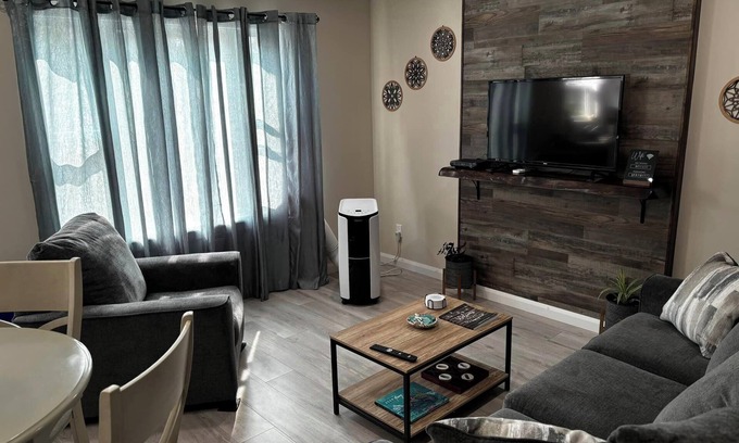 Deer Lake Apartamento | By the Beach - Unit B Beautiful Beachside Retreat