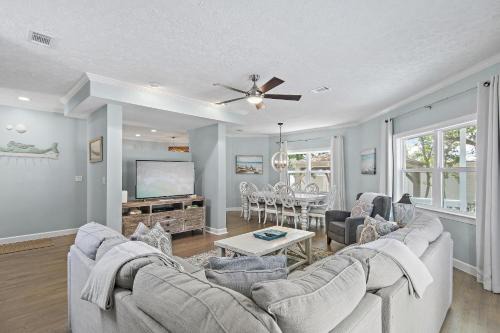 Clipper Cove Casa | By the Ocean Blue