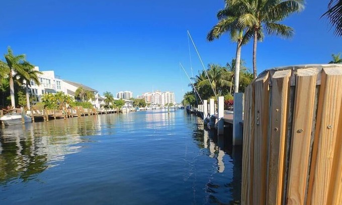 Coral Ridge Casa | BTSVV'S-Allure: FRENTE AL AGUA- ¡Piscina climatizada, casa de playa cerca de todo!