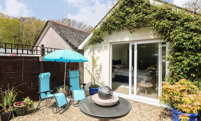 Illogan Cabaña | BYGHAN THORNTON, pet friendly, character holiday cottage in Illogan