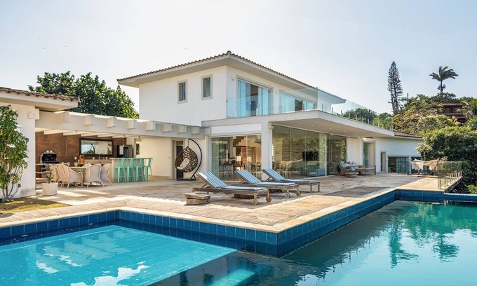 Portal da Ferradura Casa | ¡Bz72! Casa con vistas al mar con 5 suites y piscina