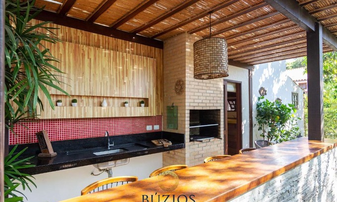 Praia Rasa Casa | BZ03 - Casa ampla 4 suítes em Condomínio Clube