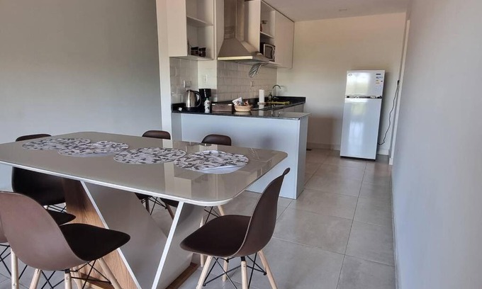 Luque Apartamento | Cómodo apartamento nuevo, zona aeropuerto!