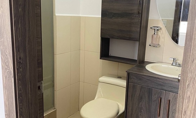 Quito Apartamento | Cómodo y céntrico departamento 3 habitaciones y dos baños