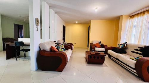 Loja Apartamento | Cómodo y hermoso apartamento cerca de supermaxi