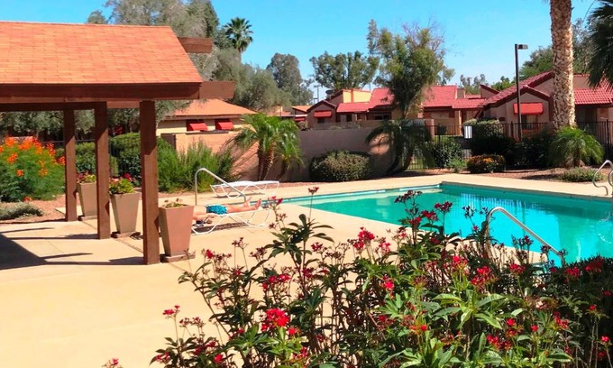 Tempe Casa | CΛSITΛ ΛrizonΛ - Tempe - Designed for a LARGE or 2 Families with Kids