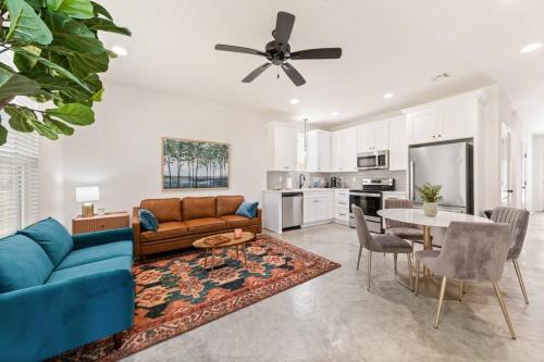 Lafayette Casa | C'est Bon House/2 KING Beds*Cajun Luxury*Coffee