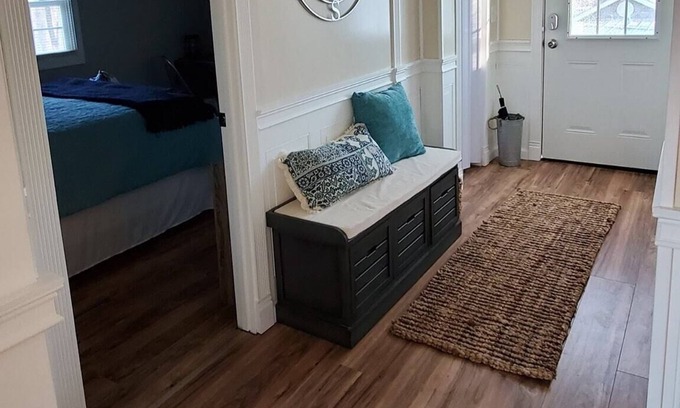 Geneva-on-the-Lake Apartamento | C. S. Soulmate at Christopher's Dockside