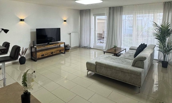 Kaiserslautern Apartamento | C&V: 3 PP - 2 rooms +WLAN+Smart-TV+Boxspringbed