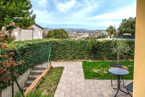 Camerano Apartamento | C012 - Camerano, bilocale con doppi servizi e giardino panoramico