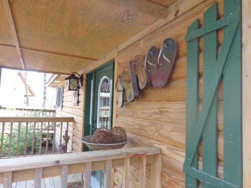 Mount Ida Casa | C23, Two bedroom, two bath log-sided, luxury Harbor North cottage with hot tub cottage