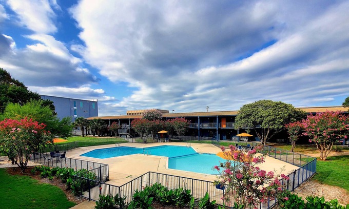 St. Johns Apartamento | C36 Spacious Studio in All Inclusive Community