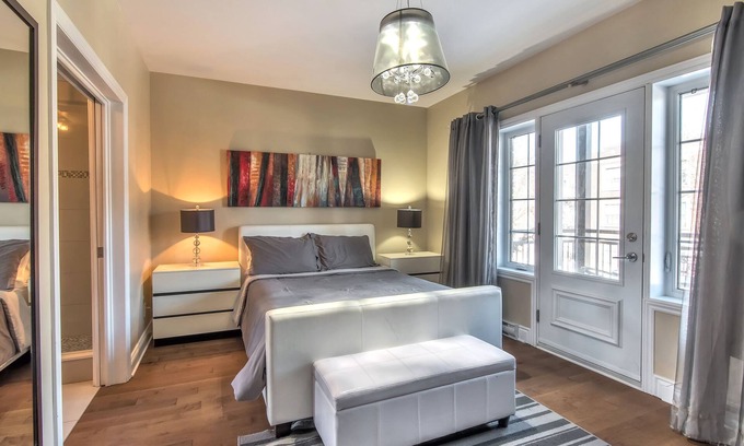 Cote-Des-Neiges—Notre-Dame-De-Grace Condominio | Lujoso condominio de 2 habitaciones y 2 baños, WIFI con estacionamiento GRATUITO