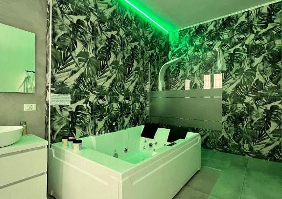 Milan Apartamento | CA FOSCARI HARMONY Jacuzzi Apartment