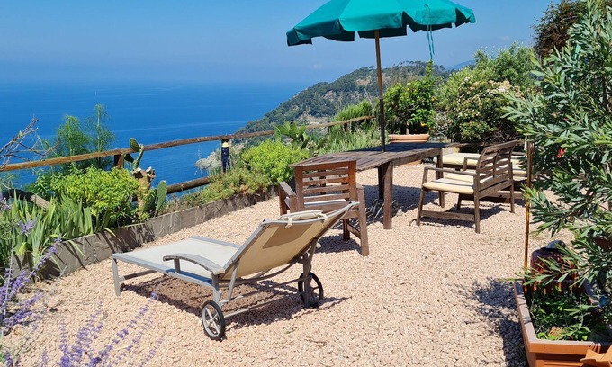 Bonassola Apartamento | Cà Gialla en Bonassola tu terraza con vistas al mar y las estrellas