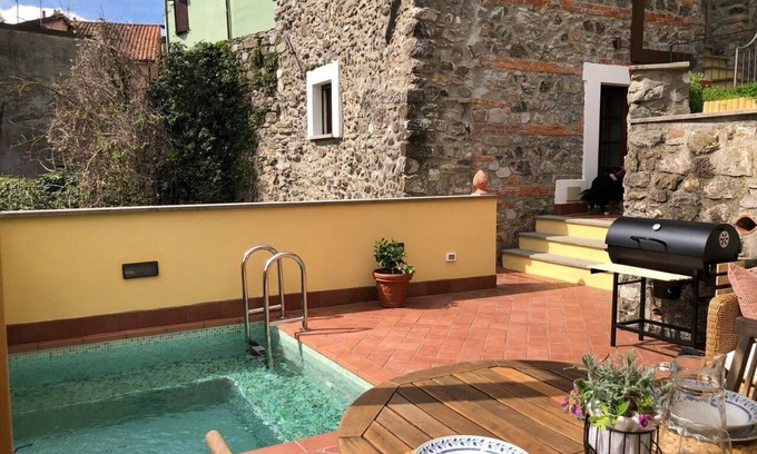 Aulla Casa | Stone House with pool in the terrazza