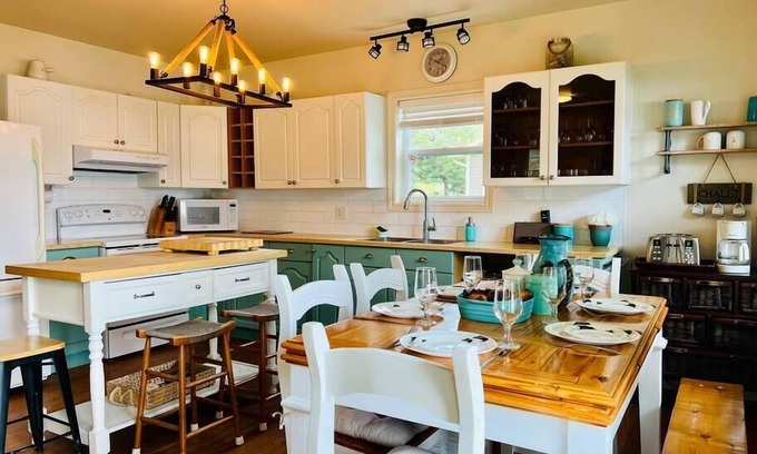 Saint-Claude Casa | Rowing, Waterfront, Spa