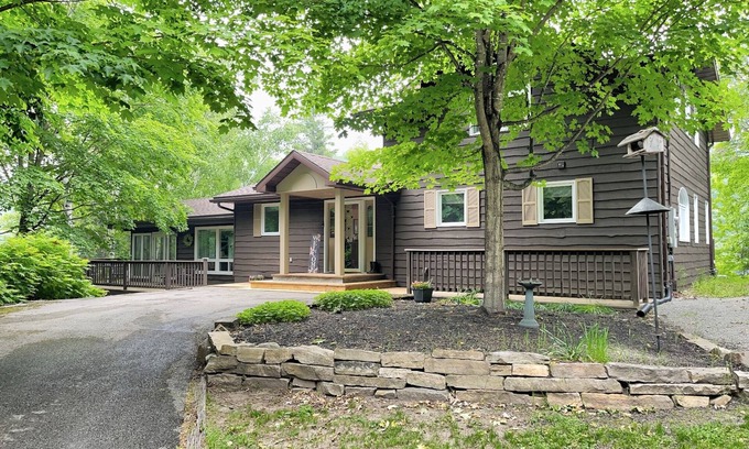 Rideau Lakes Casa | Lakeside Retreat with Private Dock | Brooks Bay Cottage