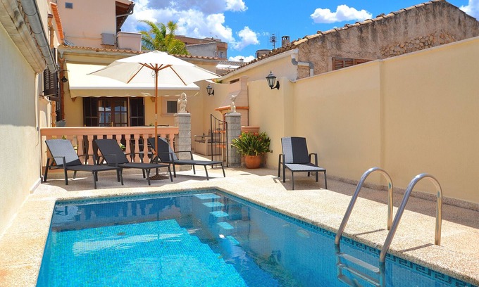 Buger Chalet De Esquí | Ca n'Aina Canta 064 acogedora casa de pueblo con piscina privada, terraza, barbacoa y aire acondicionado
