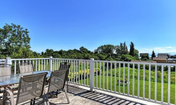 Petite-Riviere-Saint-Francois Chalet De Esquí | Hôtel à la maison - La Maison Elsa, fleuve et ski