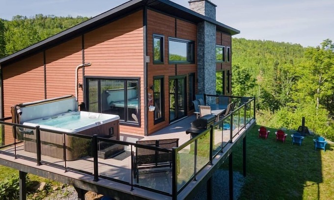 Petite-Riviere-Saint-Francois Casa | Hôtel à la maison - L'Archibald, spa et montagne!