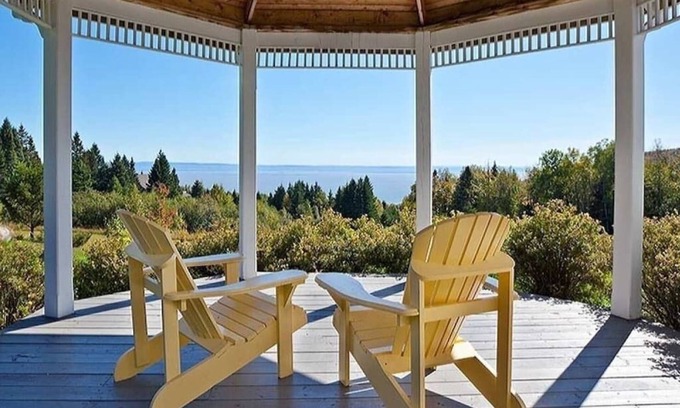 Petite-Riviere-Saint-Francois Casa | Hôtel à la maison - Villa Marier avec spa