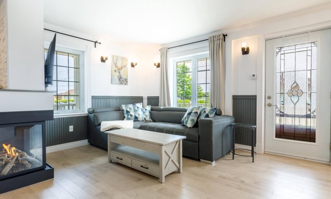 Petite-Riviere-Saint-Francois Condominio | Condo 1114 Cozy waterfront condo